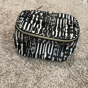 Cosmetic bag